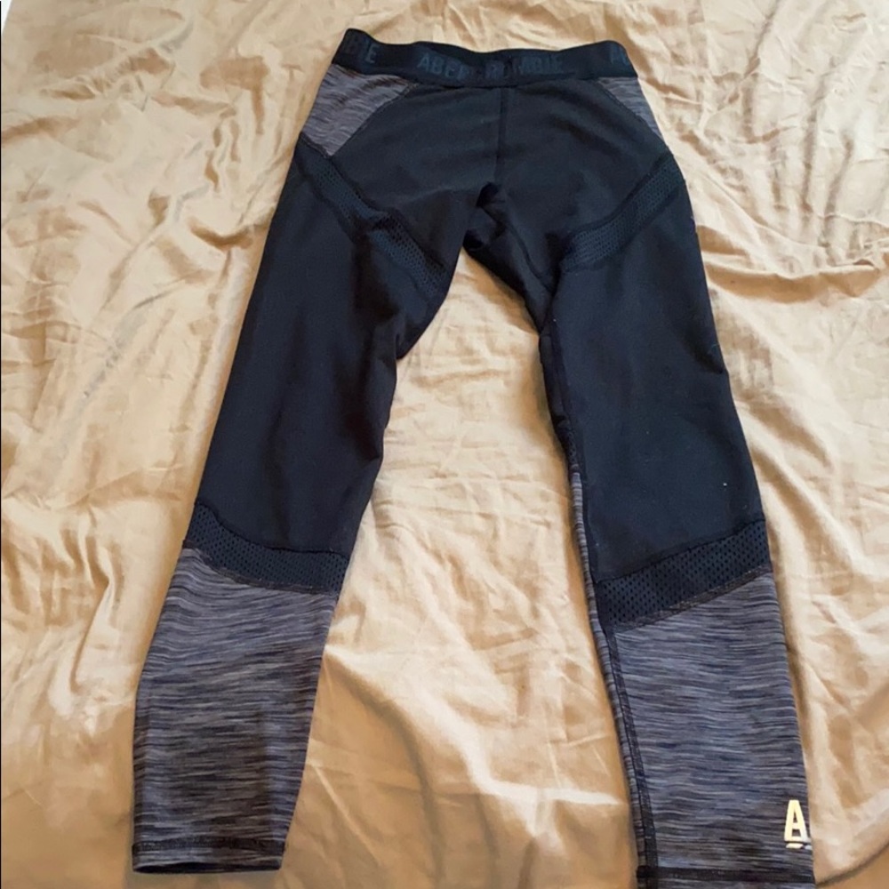 Abercrombie & Fitch yoga/running pants size XS.
